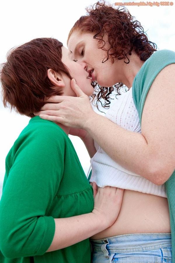 15P All Natural Lesbian Hotties Pleasuring Each Other Outdoors
