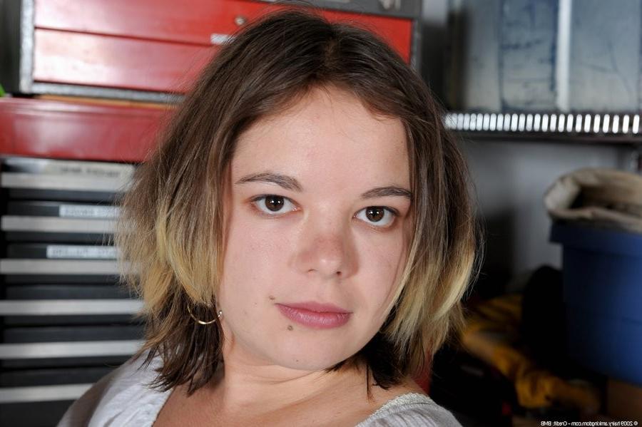 15P Curvy All Natural Teen Spreads Her Legs And Hairy Pussy