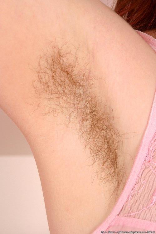 16P Very Hairy Auburn Haired Vendy Loses Her Lingerie