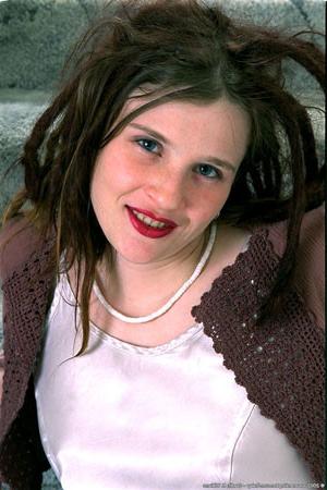 15P Dark haired hairy woman