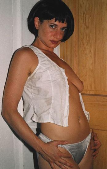 15P dark haired girl with full muff