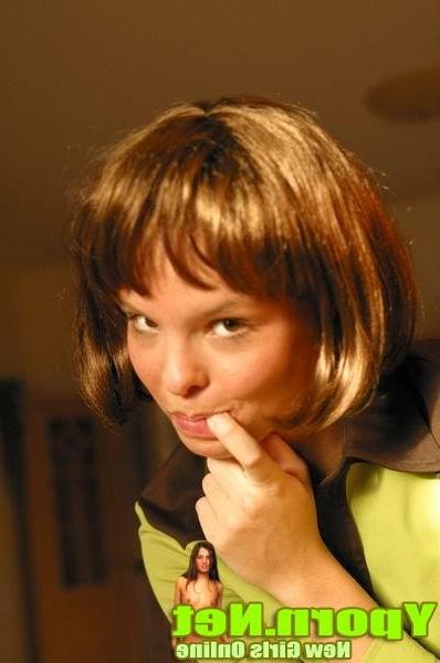 15P Short haired teen gets completely naked