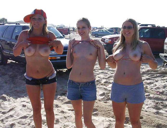 25P TEENS GET THEIR TITS OUT