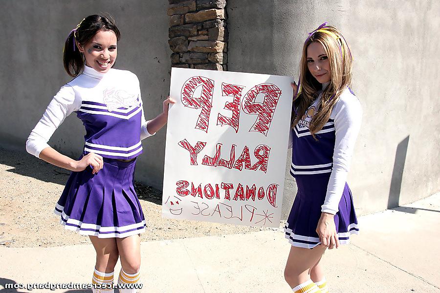 17P Two horny cheerleaders perform splits on a big peen