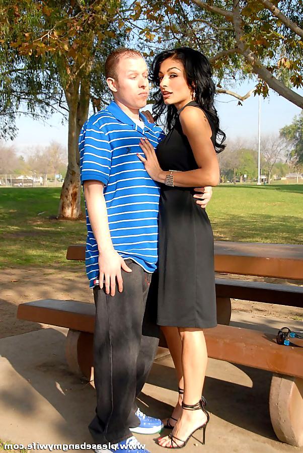 16P Dark haired skank gets a long hard meat beat between her legs