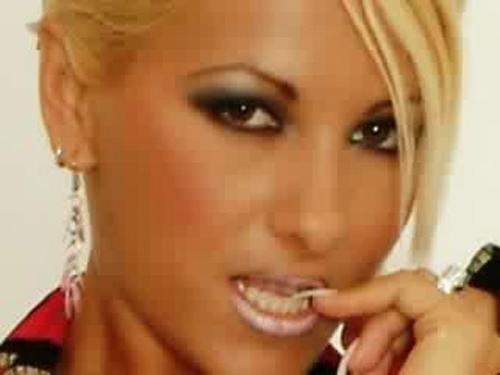 9P Horny blonde long legs jenny luxx shows you her privatge webcam video of her mas
