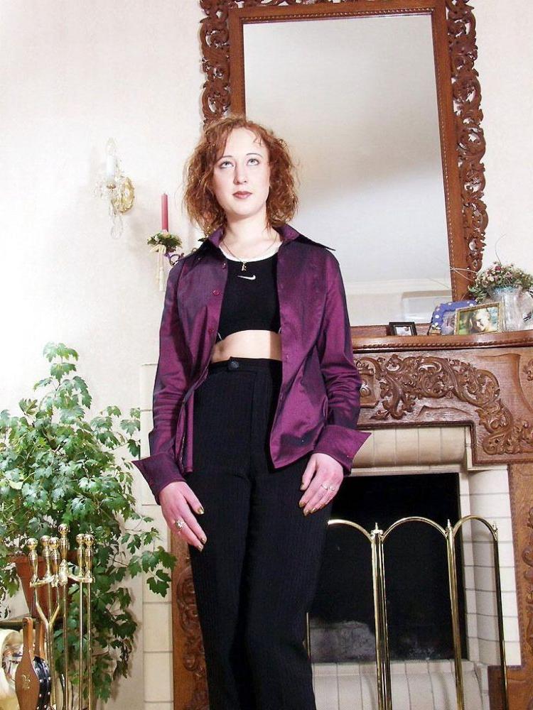 17P Pale Redhead House Wife Strips And Spreads Nice Tight Snatch