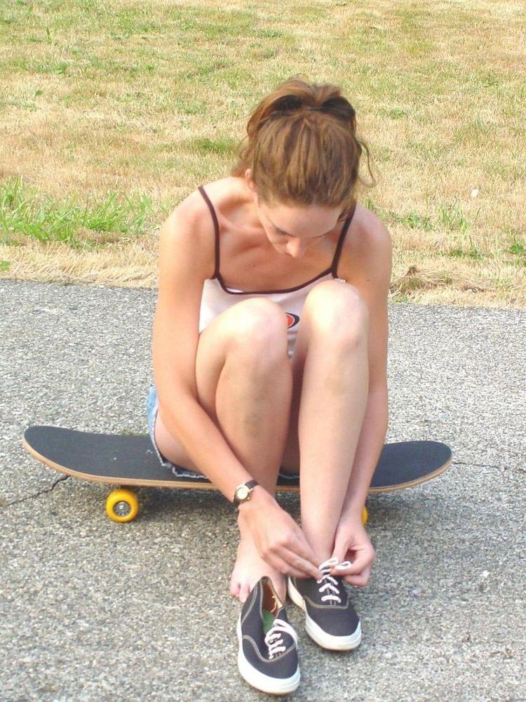 17P Outdoor House Wife With Pert Tits Spreading Her Tight Snatch
