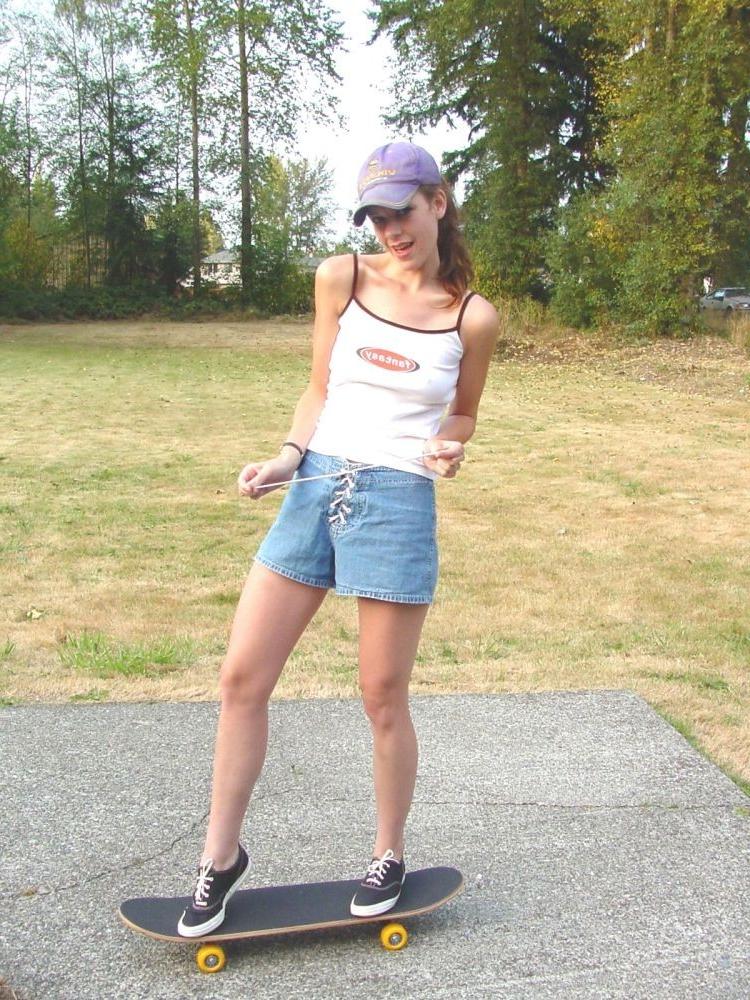 17P Outdoor House Wife With Pert Tits Spreading Her Tight Snatch