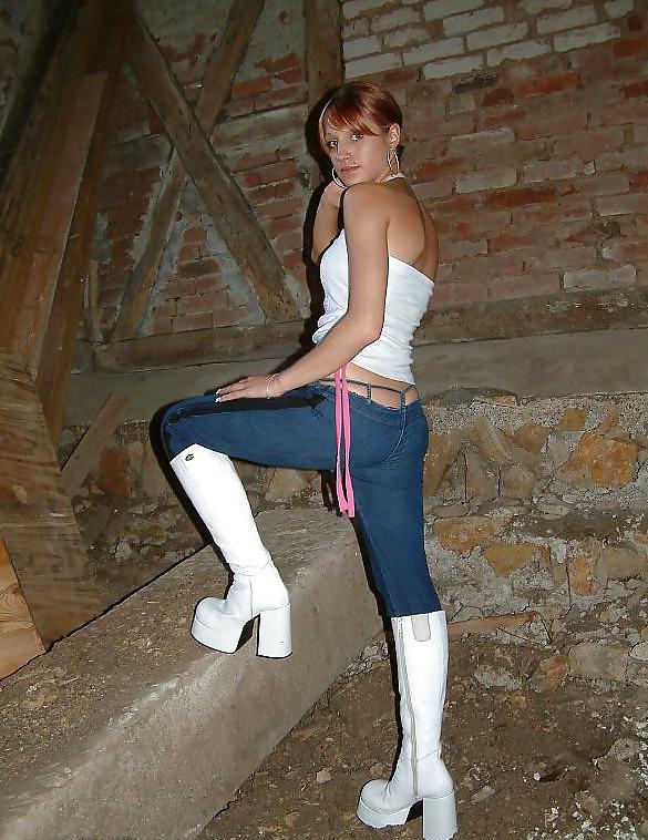 25P Sexy asses in tight jeans