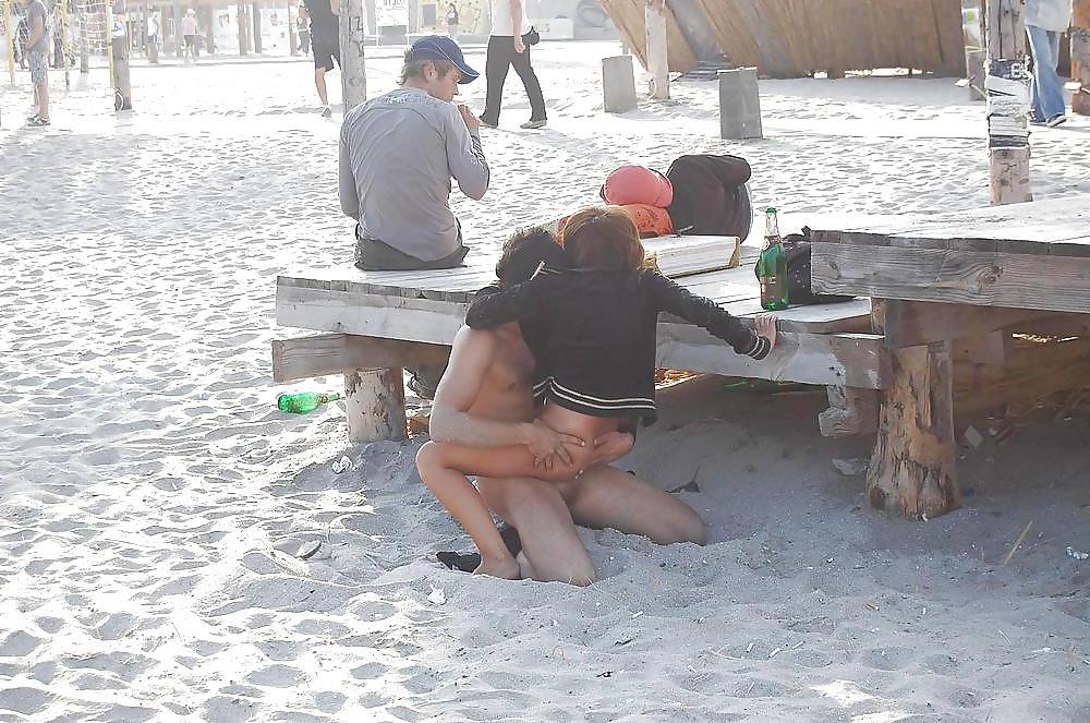 25P Beach sex