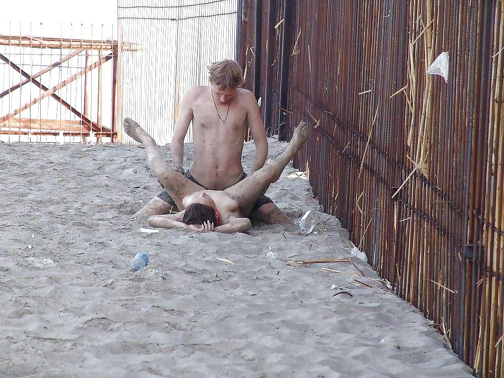 25P Beach sex