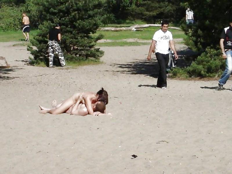 25P Beach sex