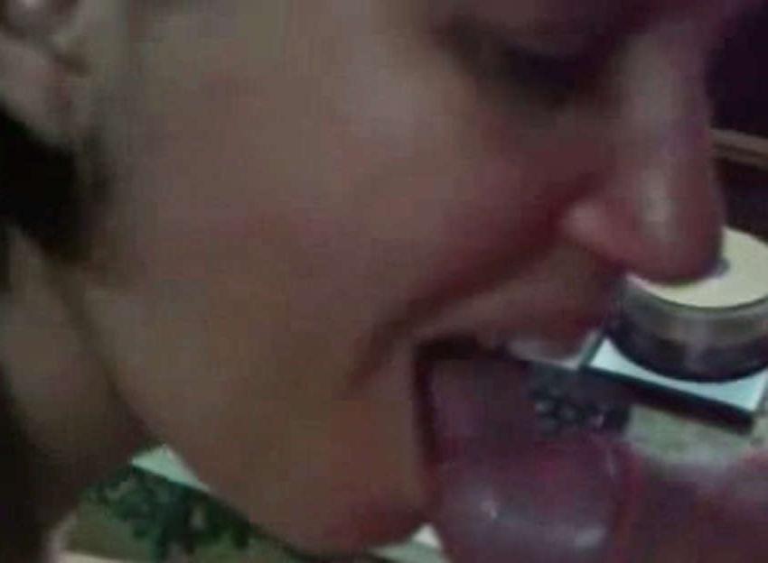 16P Photos of amateur sluts giving head