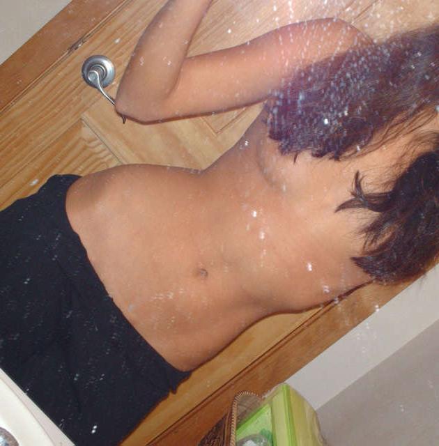 15P Isabella taking naked selfpics in the mirror