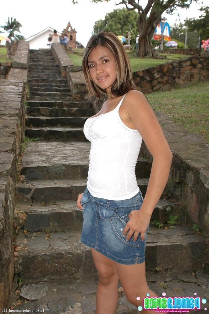 16P public upskirt