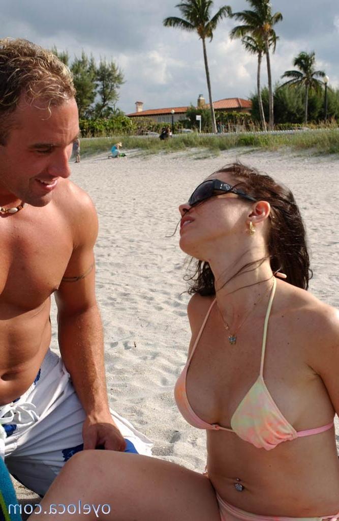 16P Sunning latina chick giving head for her pleasure