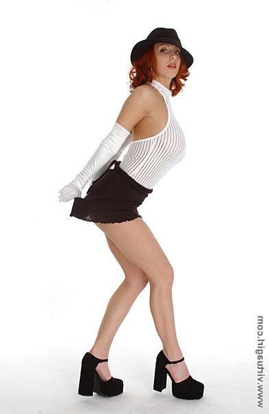 16P Red Haired Beauty Strips To Her Sexy Skin