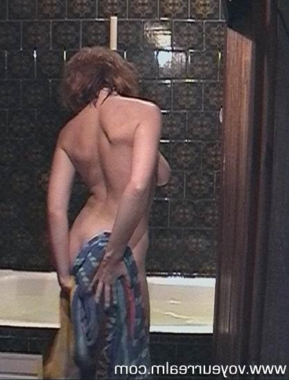 15P Spy on my horny wife taking a shower
