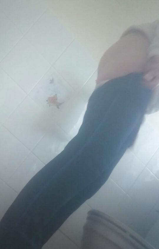 6P Hidden cam (bathroom)