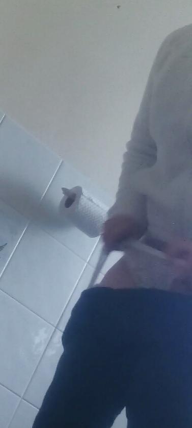 6P Hidden cam (bathroom)