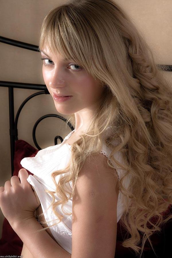 17P Beautiful curly young amateur lady playing with herself