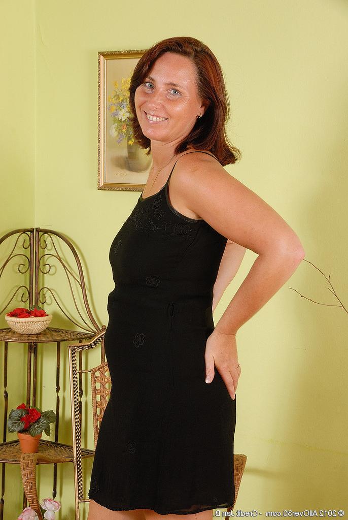 16P Demi is a milf with a really thick pussy