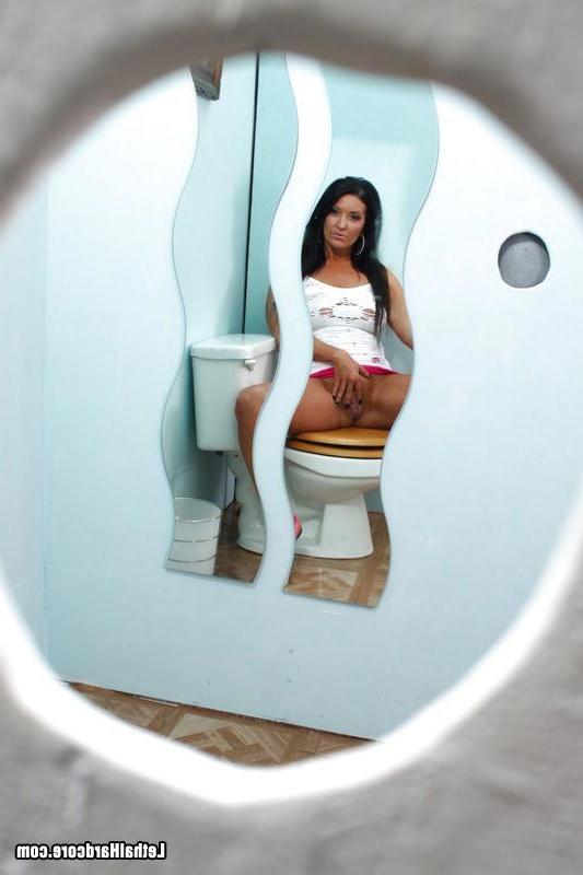 15P Horny MILF in Bathroom