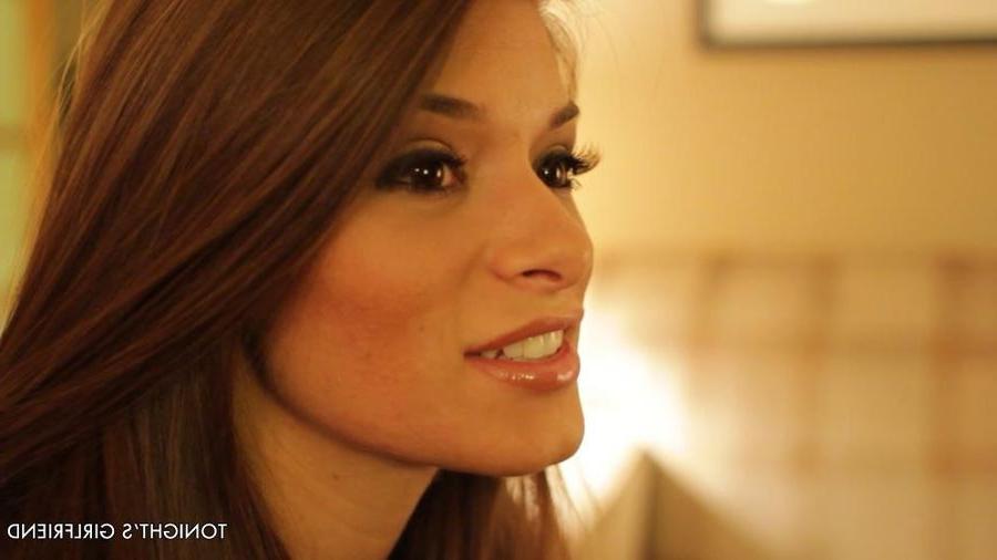 16P Sexy escort Madelyn Marie fucks a client on video
