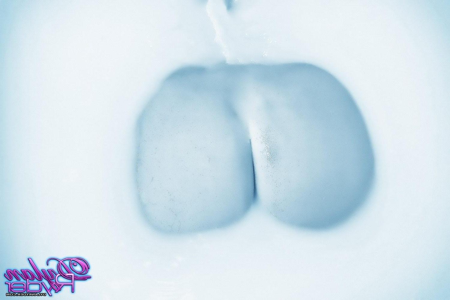 15P Dylan Ryder relaxes in a milk bath
