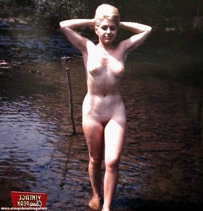 12P Fifites ladies with puffy nipples showing it all