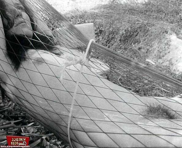 12P Seventies lady in a kinky mood tied up and exposed naked