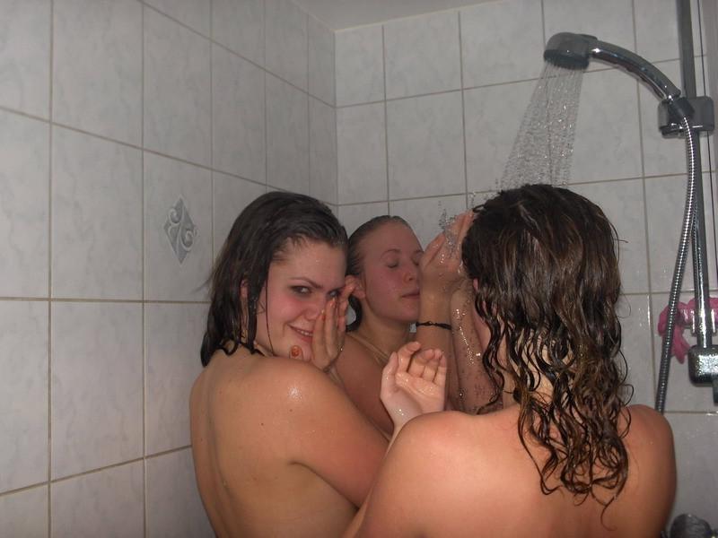 15P Hot shots with slutty dolls taking foamed bath