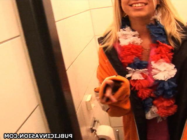 16P nothing like a complete stranger sucking you in the bathroom