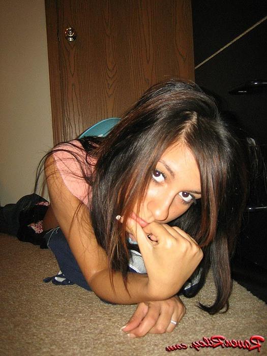 15P Extremely hot teen giving her head like a whore