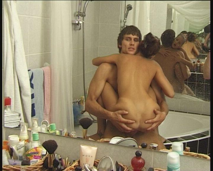 15P amateur couple fucks in the bathroom