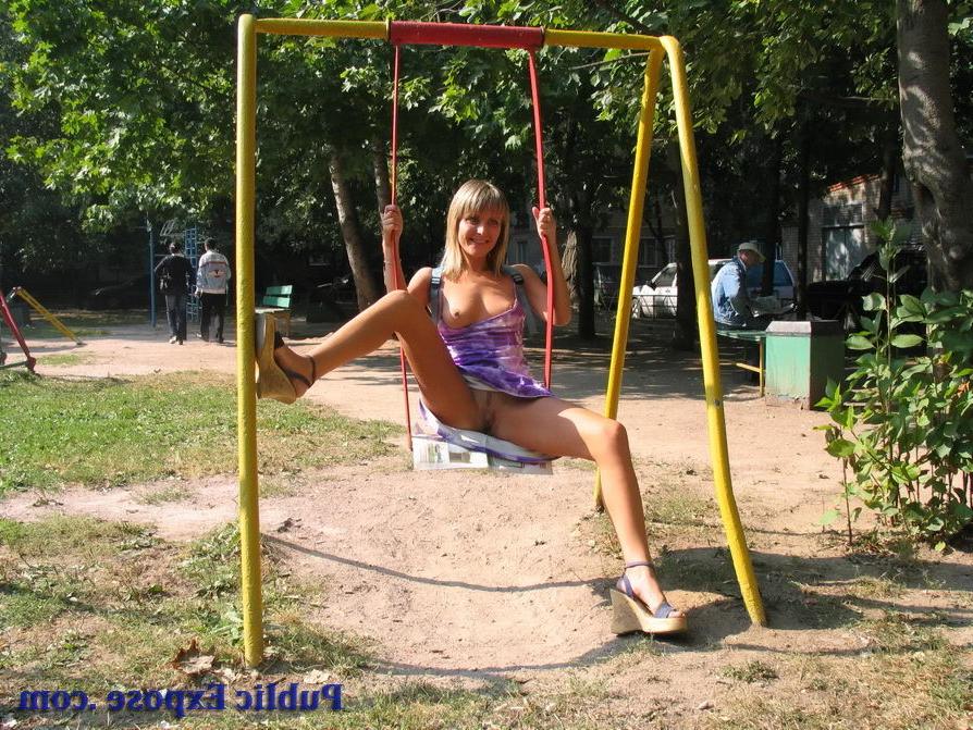 15P Cute girl showing her pussy at the public place