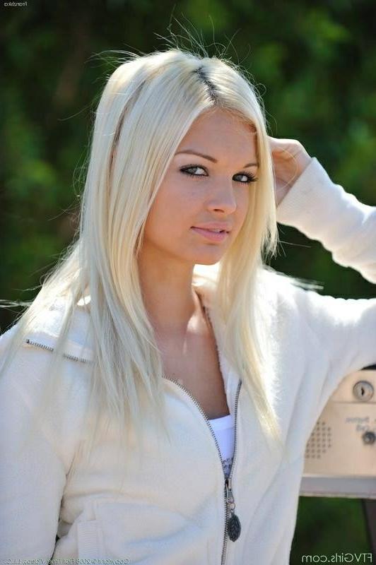 16P Thin Blonde Getting Nude Outdoors