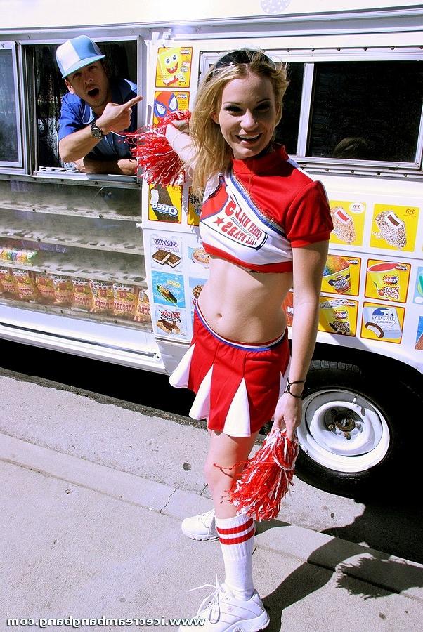 20P Animated cheerleader gets her snatch rubbed by ice cream