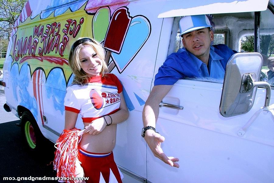 20P Animated cheerleader gets her snatch rubbed by ice cream