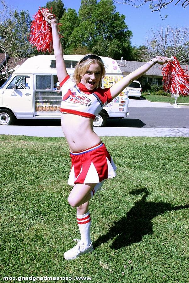 20P Animated cheerleader gets her snatch rubbed by ice cream