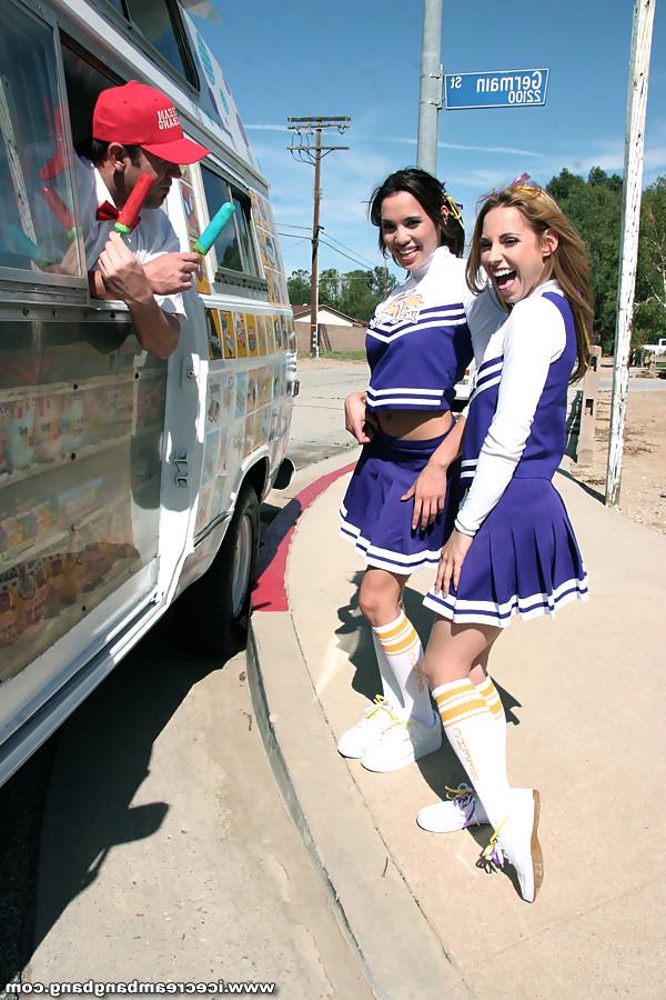 17P Two hot cheerleaders in a steamy threeway action