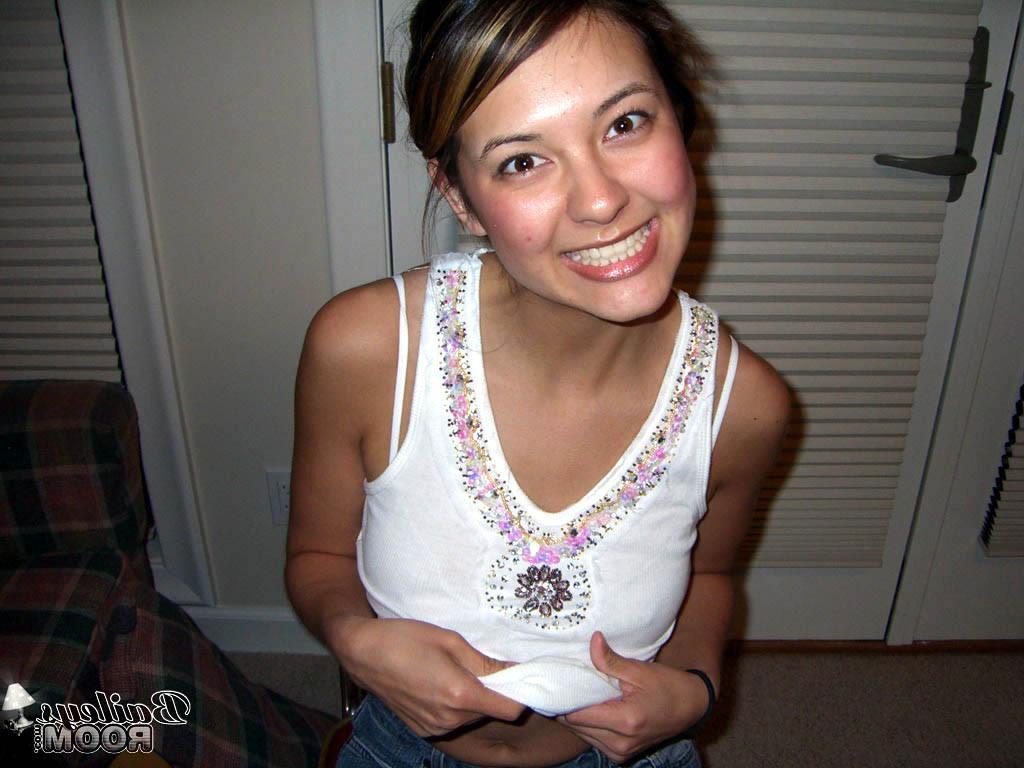 15P Guitar playing teen peels off her hot little thong