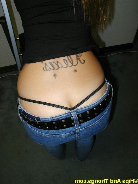 16P Low rise jeans and tiny thong panties