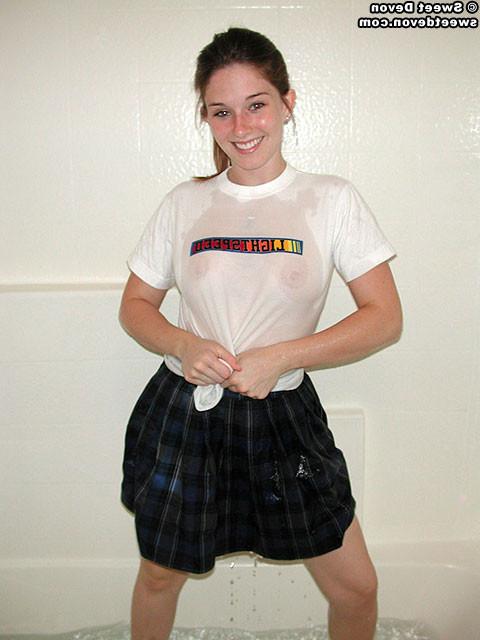 16P Busty brunette teen bathing in panties
