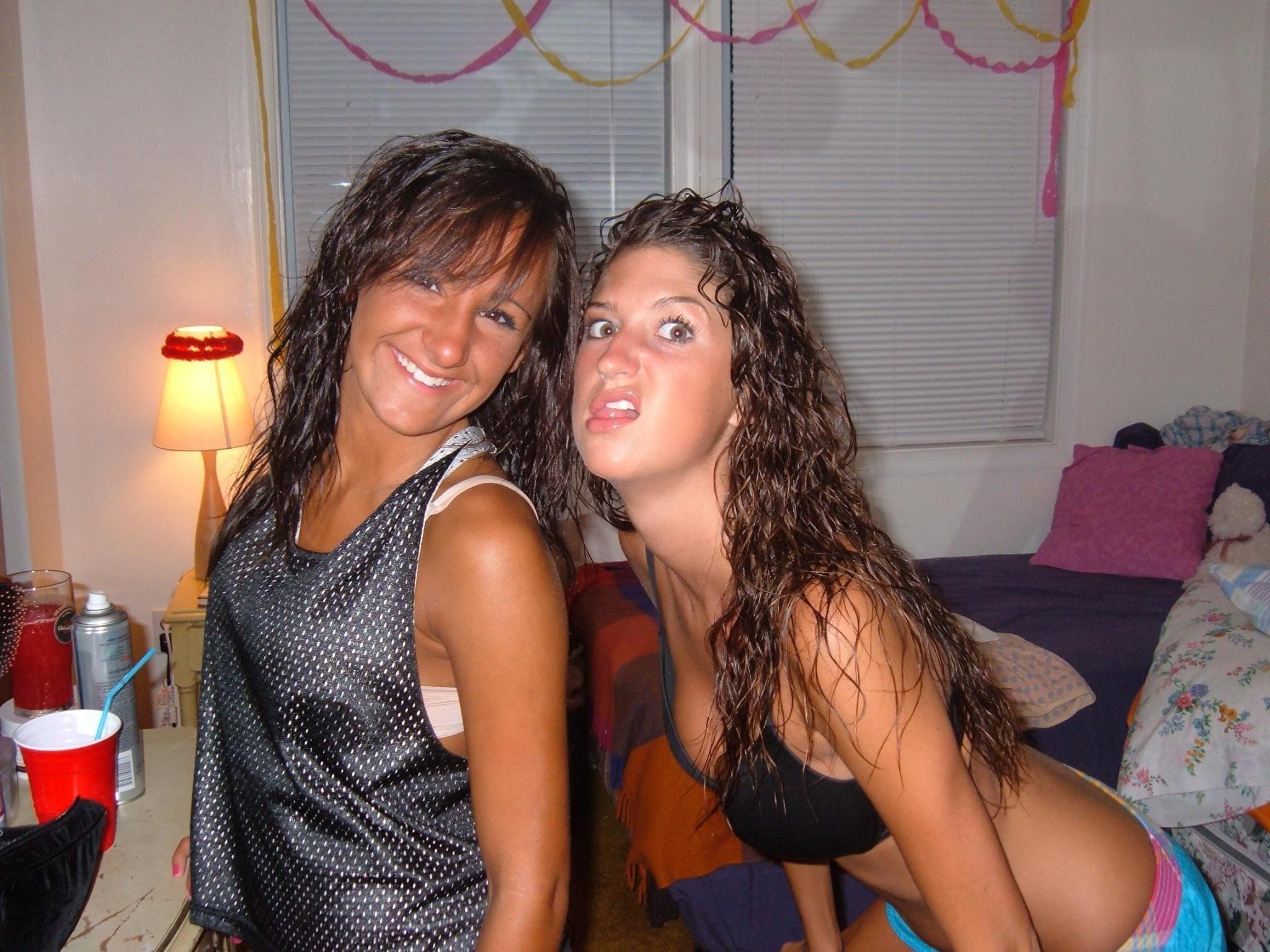 21P What Those Crazy Bitches Do When They Go To Bathroom Together