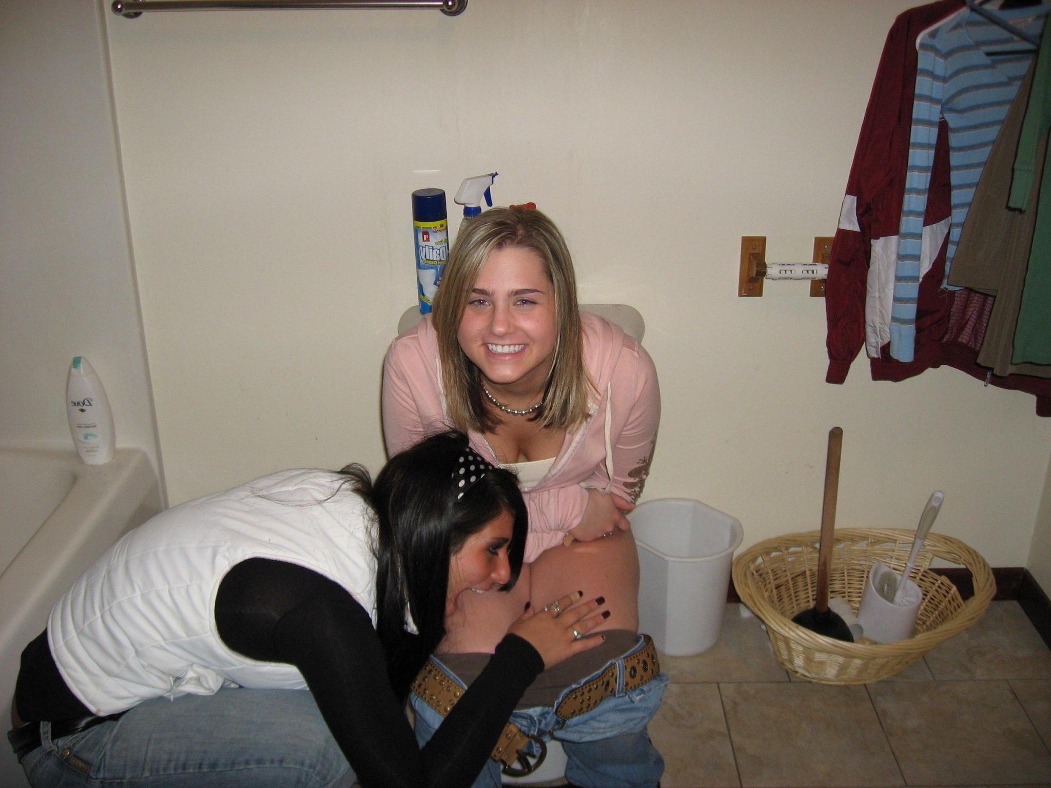 21P What Those Crazy Bitches Do When They Go To Bathroom Together