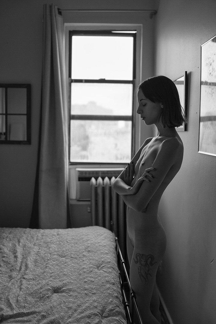 15P skinny anorexic girls showing off their bones