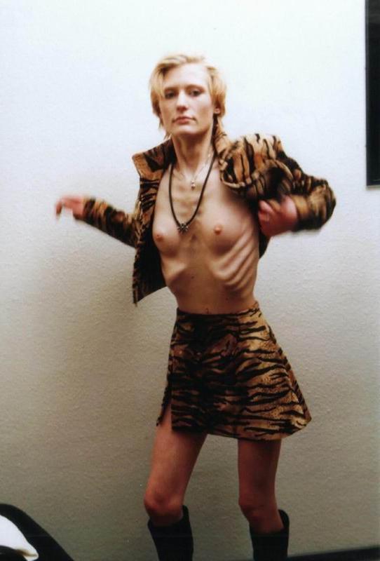 15P very skinny girls showing off their goodies