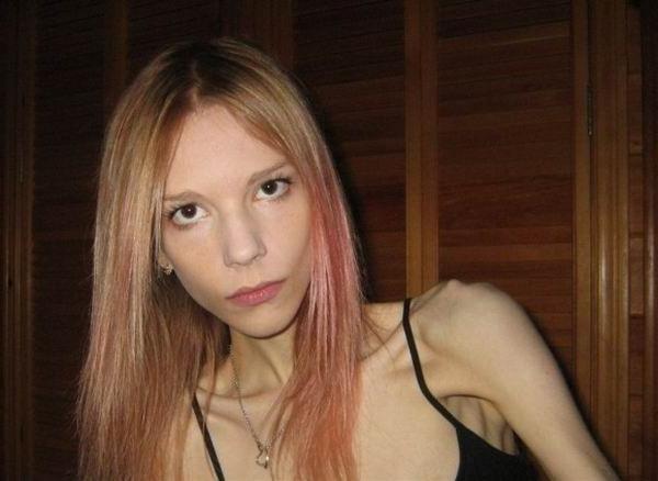 12P very skinny girls showing off their goodies